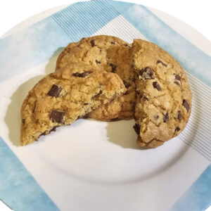Chewy Chocolate Chip Cookies (2 pcs)